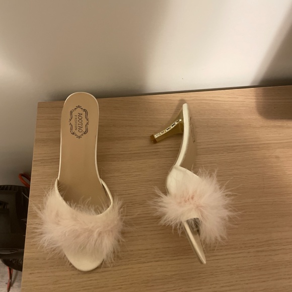 Fluffy kitten heel - Picture 2 of 2